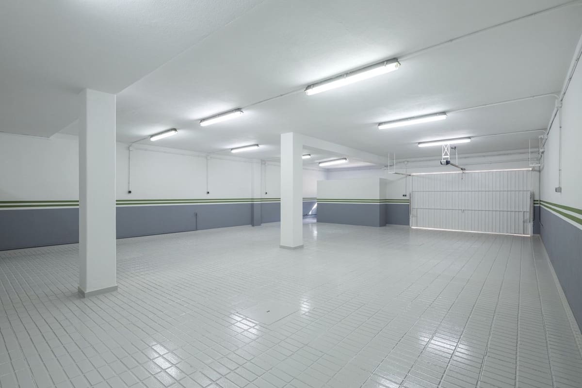 12 bedroom Villa for sale in Nueva Andalucia with pool garage - € 10,850,000 (Ref: 8422546)