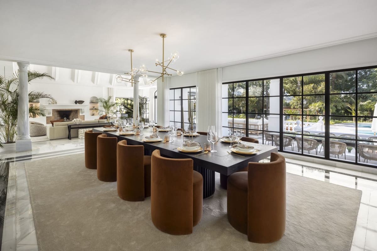 12 bedroom Villa for sale in Nueva Andalucia with pool garage - € 10,850,000 (Ref: 8422546)