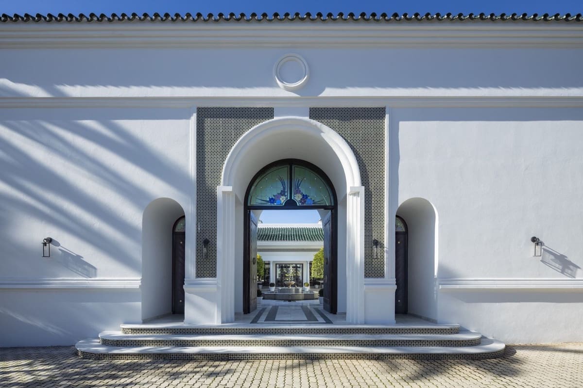 12 bedroom Villa for sale in Nueva Andalucia with pool garage - € 10,850,000 (Ref: 8422546)