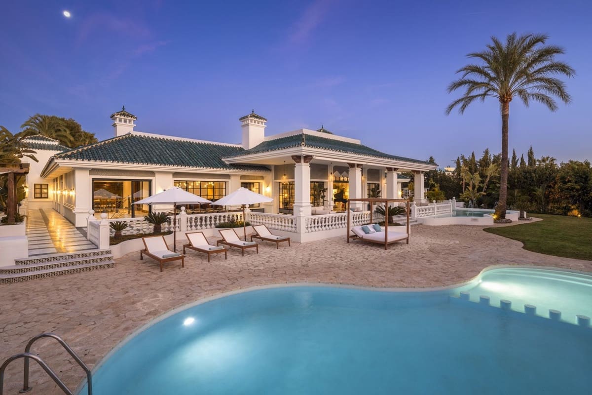 12 bedroom Villa for sale in Nueva Andalucia with pool garage - € 10,850,000 (Ref: 8422546)