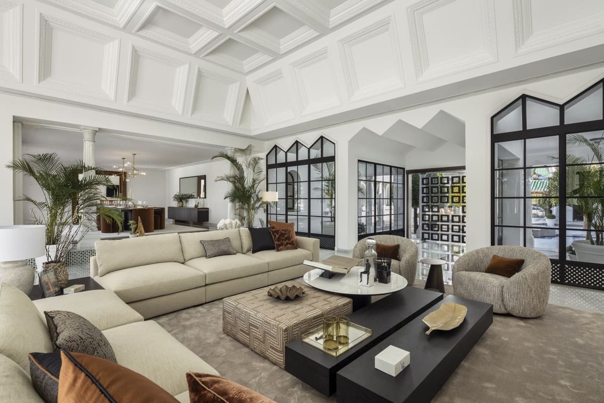 12 bedroom Villa for sale in Nueva Andalucia with pool garage - € 10,850,000 (Ref: 8422546)
