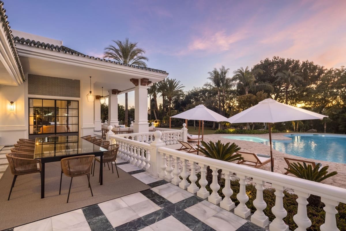 12 bedroom Villa for sale in Nueva Andalucia with pool garage - € 10,850,000 (Ref: 8422546)