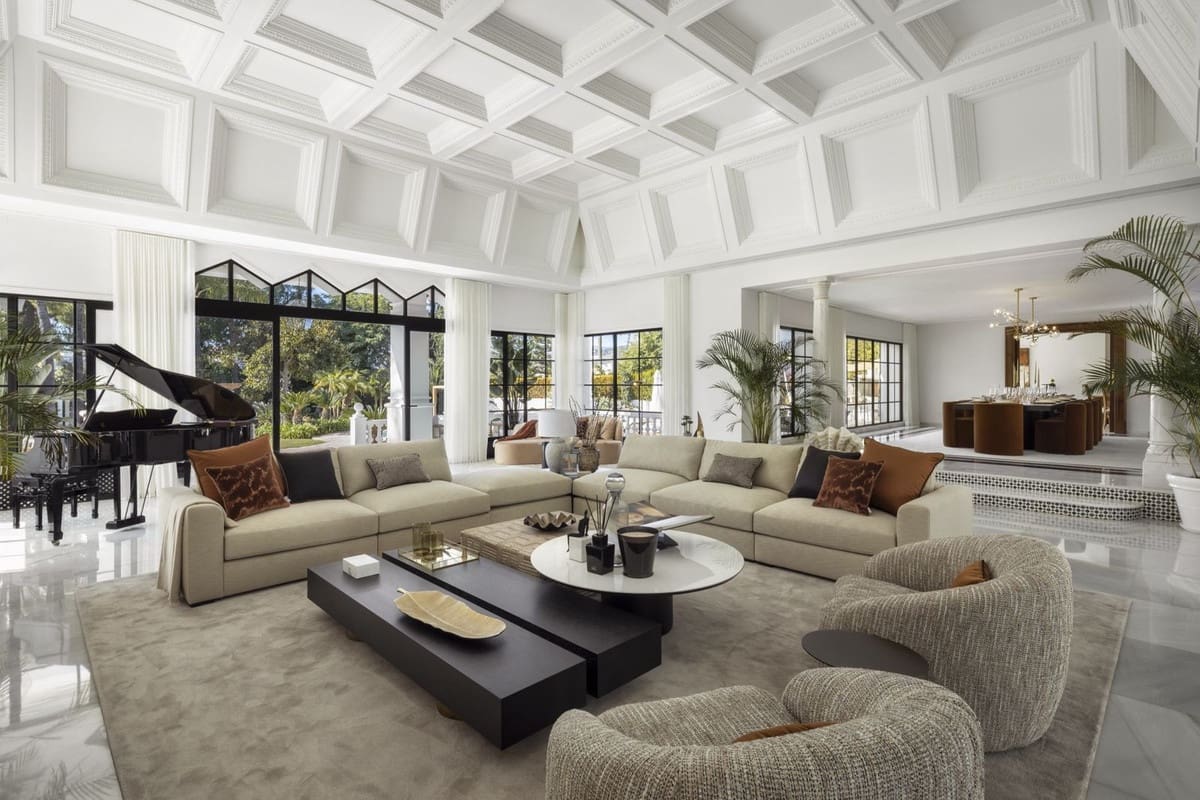 12 bedroom Villa for sale in Nueva Andalucia with pool garage - € 10,850,000 (Ref: 8422546)