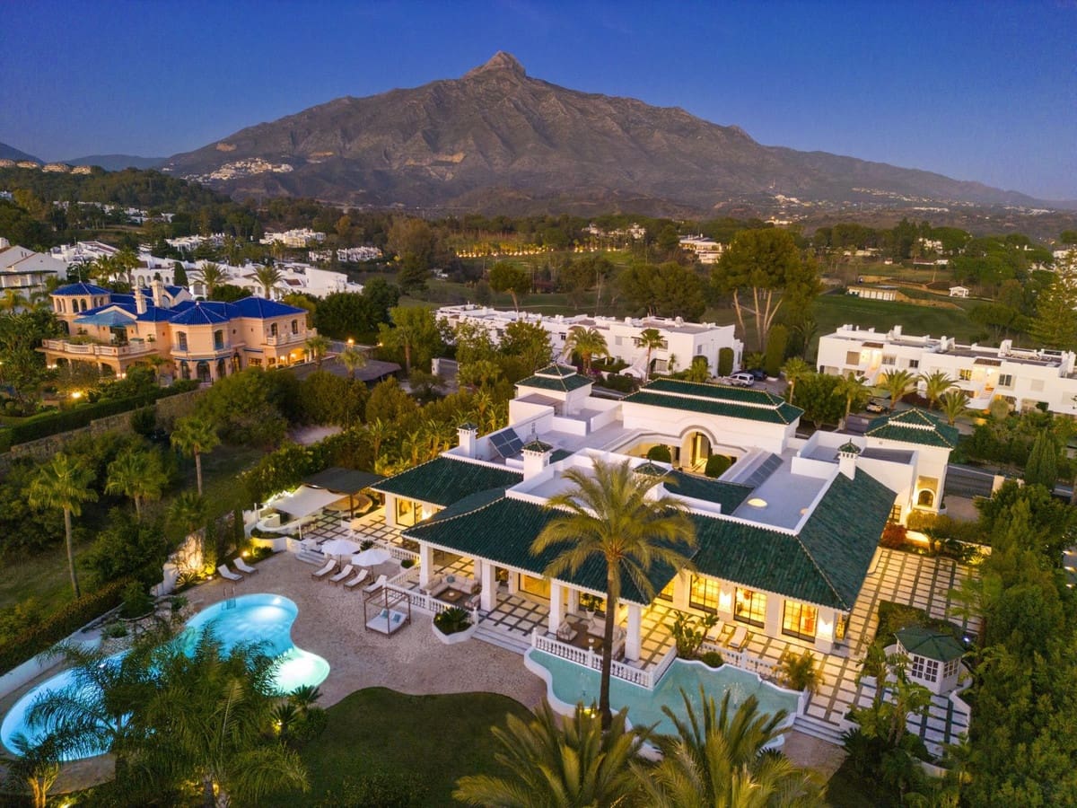 12 bedroom Villa for sale in Nueva Andalucia with pool garage - € 10,850,000 (Ref: 8422546)
