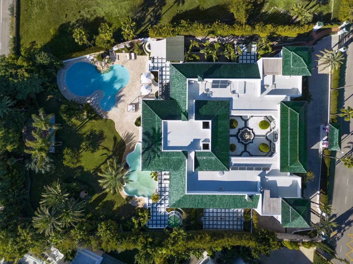12 bedroom Villa for sale in Nueva Andalucia with pool garage - € 10,850,000 (Ref: 8422546)