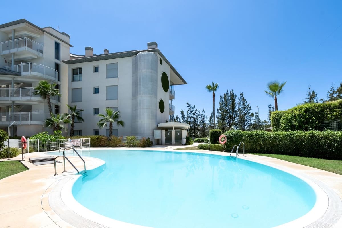 Apartamento de 3 habitaciones en Fuengirola en venta con piscina garaje - 520.000 € (Ref: 8423788)