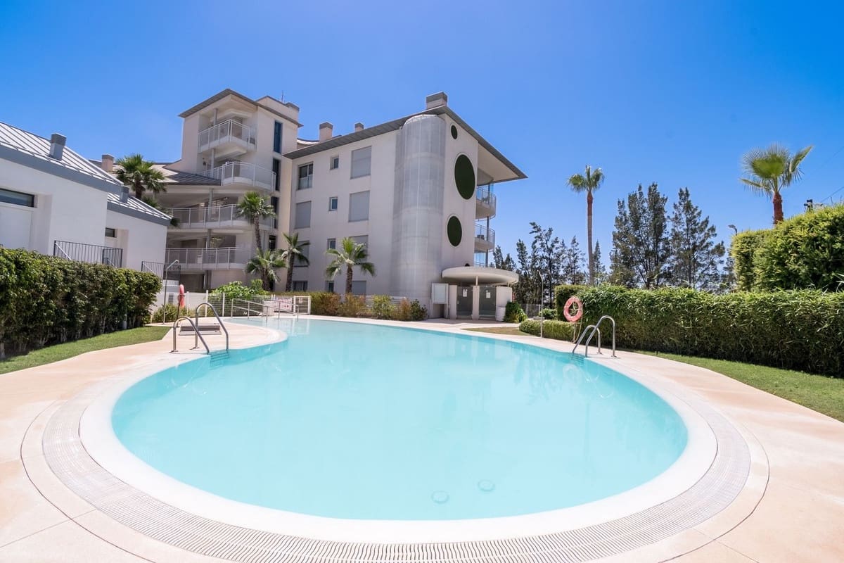 Apartamento de 3 habitaciones en Fuengirola en venta con piscina garaje - 520.000 € (Ref: 8423788)