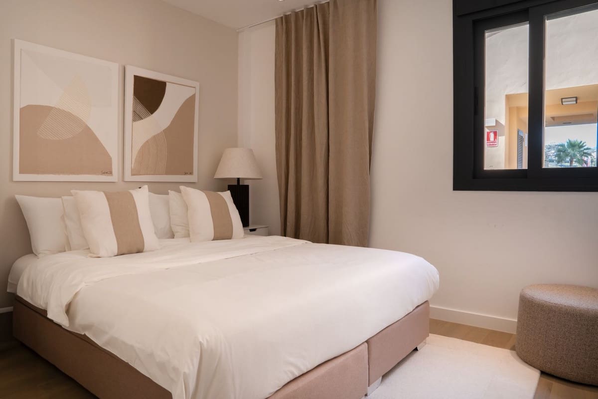 2 bedroom Penthouse for sale in Benahavis with pool garage - € 645,000 (Ref: 8439626)