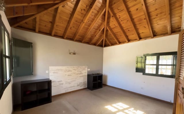 6 soveværelse Villa til salg i Nueva Andalucia, Marbella med swimmingpool garage - € 1.100.000 (Ref: 8441142)