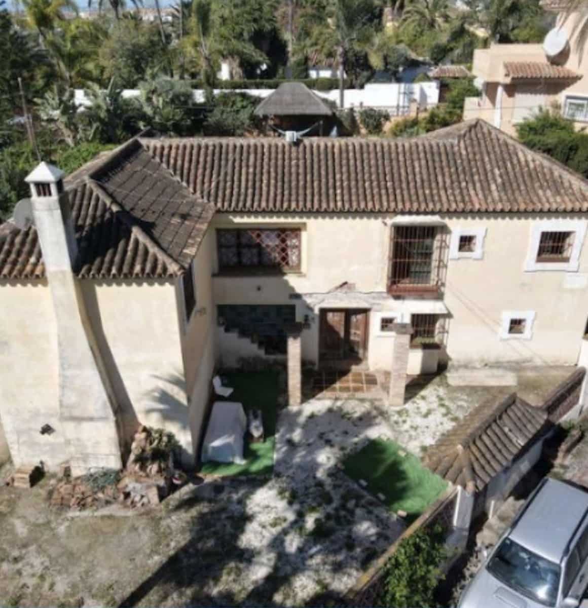 6 camera da letto Villa in vendita in Nueva Andalucia con piscina garage - 1.100.000 € (Rif: 8441142)