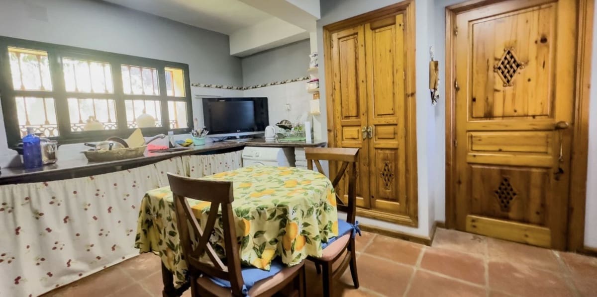 6 camera da letto Villa in vendita in Nueva Andalucia con piscina garage - 1.100.000 € (Rif: 8441142)