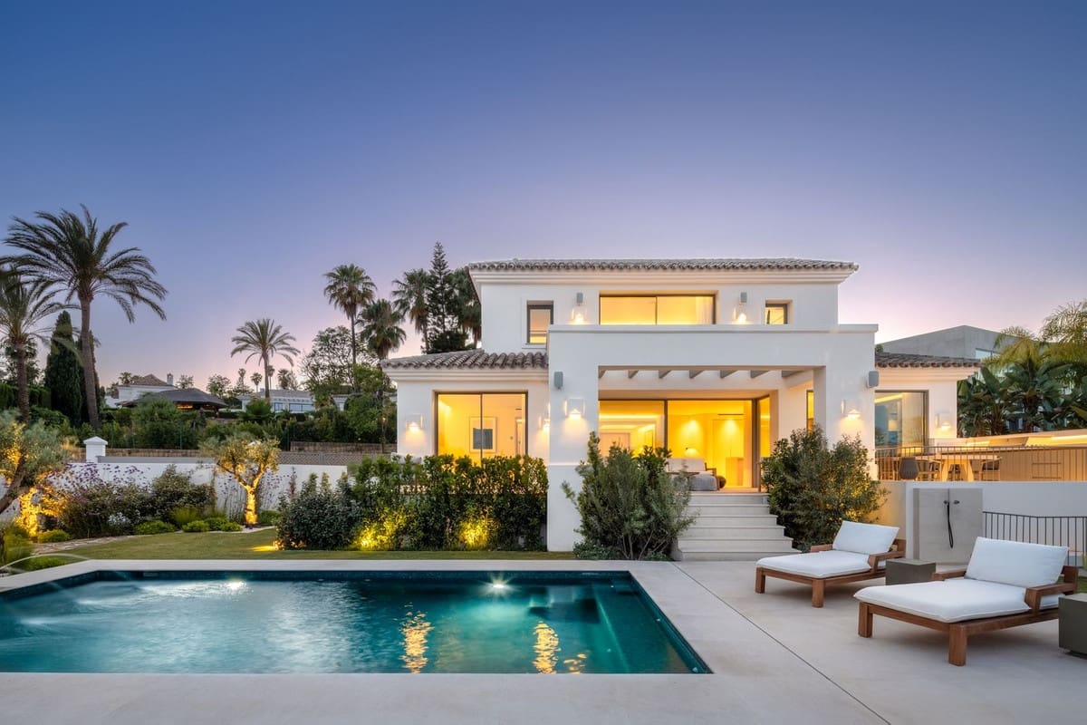 6 bedroom Villa for sale in Benahavis with pool garage - € 4,250,000 (Ref: 8444894)