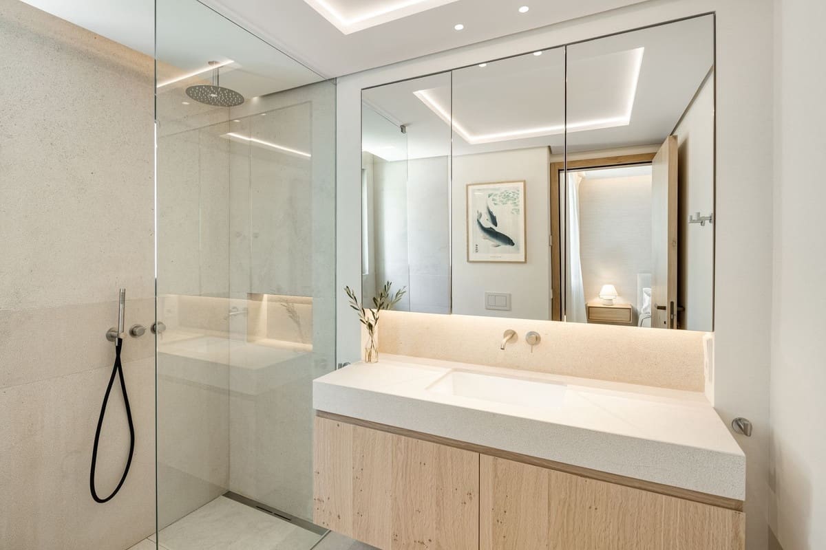 6 bedroom Villa for sale in Benahavis with pool garage - € 4,250,000 (Ref: 8444894)