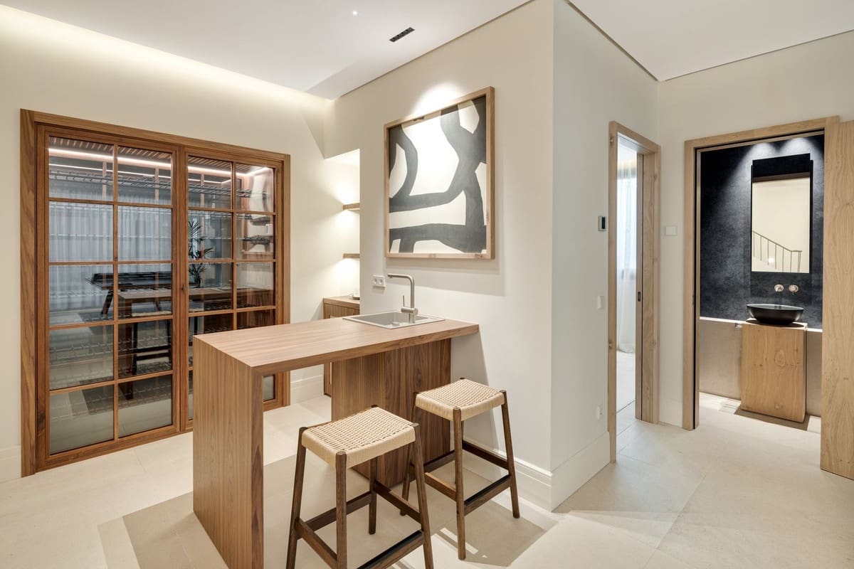 6 bedroom Villa for sale in Benahavis with pool garage - € 4,250,000 (Ref: 8444894)