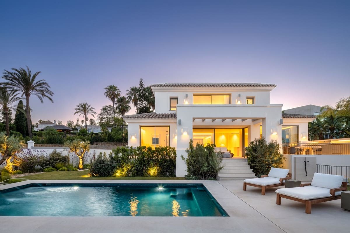 6 bedroom Villa for sale in Benahavis with pool garage - € 4,250,000 (Ref: 8444894)