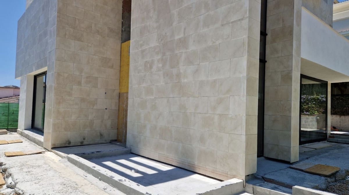 4 soverom Villa til salgs i Nueva Andalucia - € 1 595 000 (Ref: 8447949)