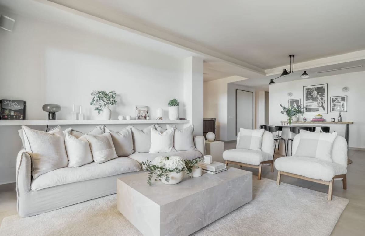 Apartamento de 3 habitaciones en Nueva Andalucia en venta con piscina - 1.295.000 € (Ref: 8448905)