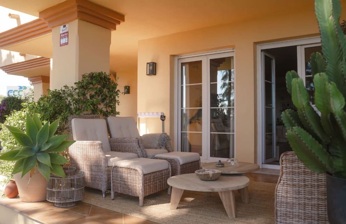 3 bedroom Apartment for sale in Nueva Andalucia with pool - € 1,295,000 (Ref: 8448905)