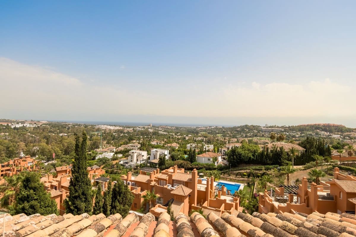 3 bedroom Apartment for sale in Nueva Andalucia with pool garage - € 1,950,000 (Ref: 8449273)
