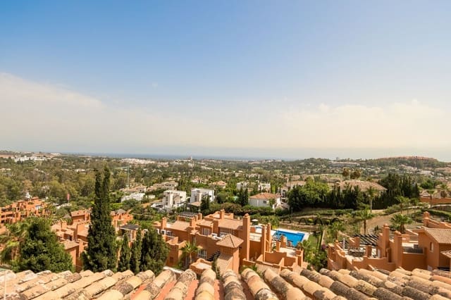 3 quarto Apartamento para venda em Nueva Andalucia, Marbella com piscina garagem - 1 950 000 € (Ref: 8449273)