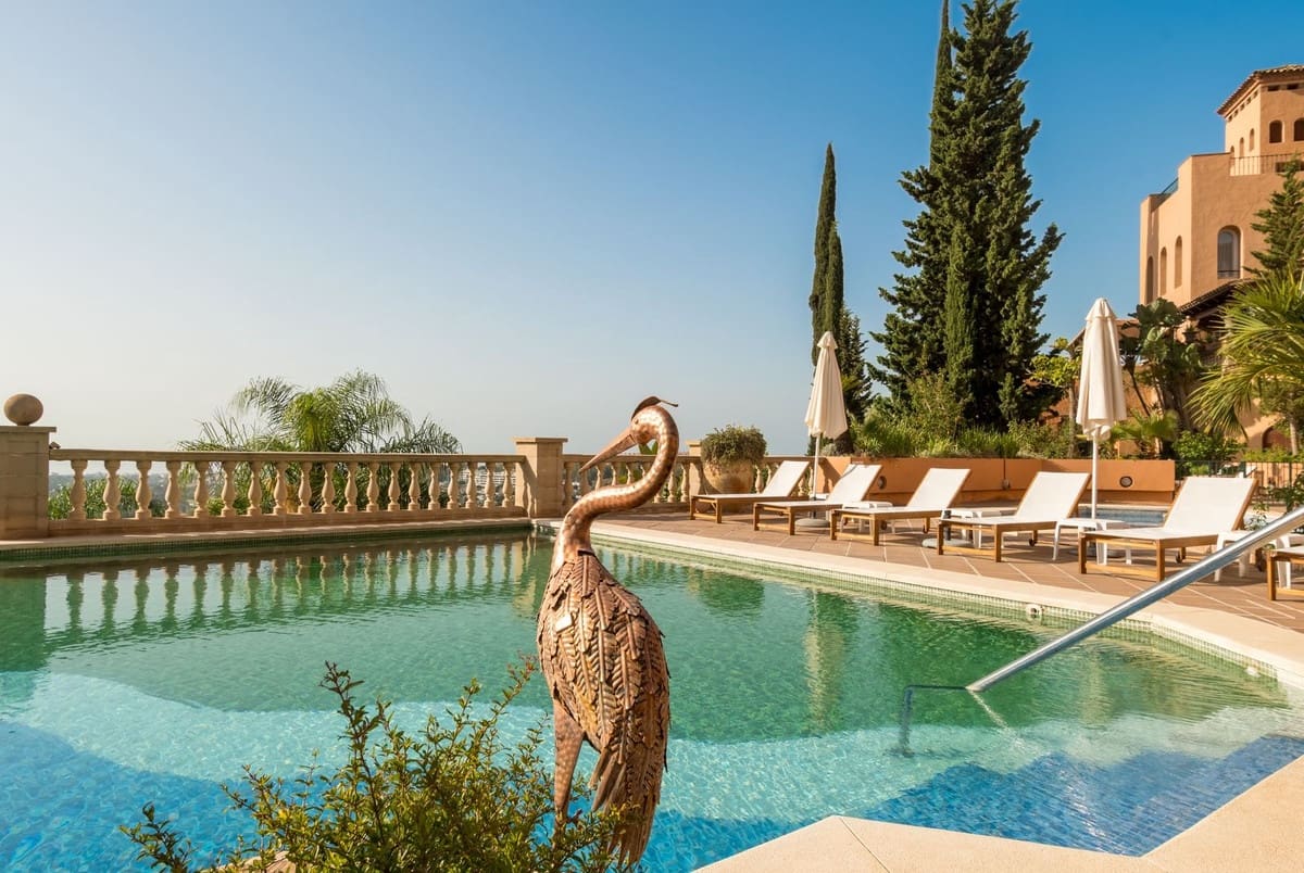 3 chambre Appartement à vendre à Nueva Andalucia avec piscine garage - 1 950 000 € (Ref: 8449273)