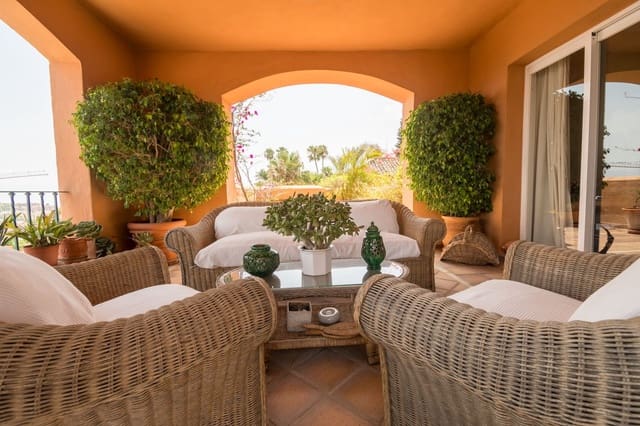 3 quarto Apartamento para venda em Nueva Andalucia, Marbella com piscina garagem - 1 950 000 € (Ref: 8449273)