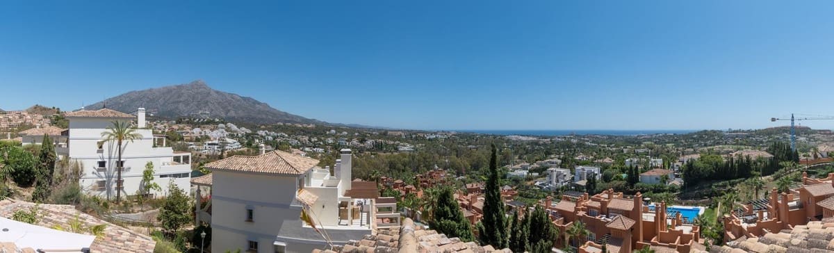 3 chambre Appartement à vendre à Nueva Andalucia avec piscine garage - 1 950 000 € (Ref: 8449273)