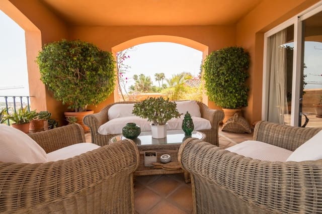 3 quarto Apartamento para venda em Nueva Andalucia, Marbella com piscina garagem - 1 950 000 € (Ref: 8449273)