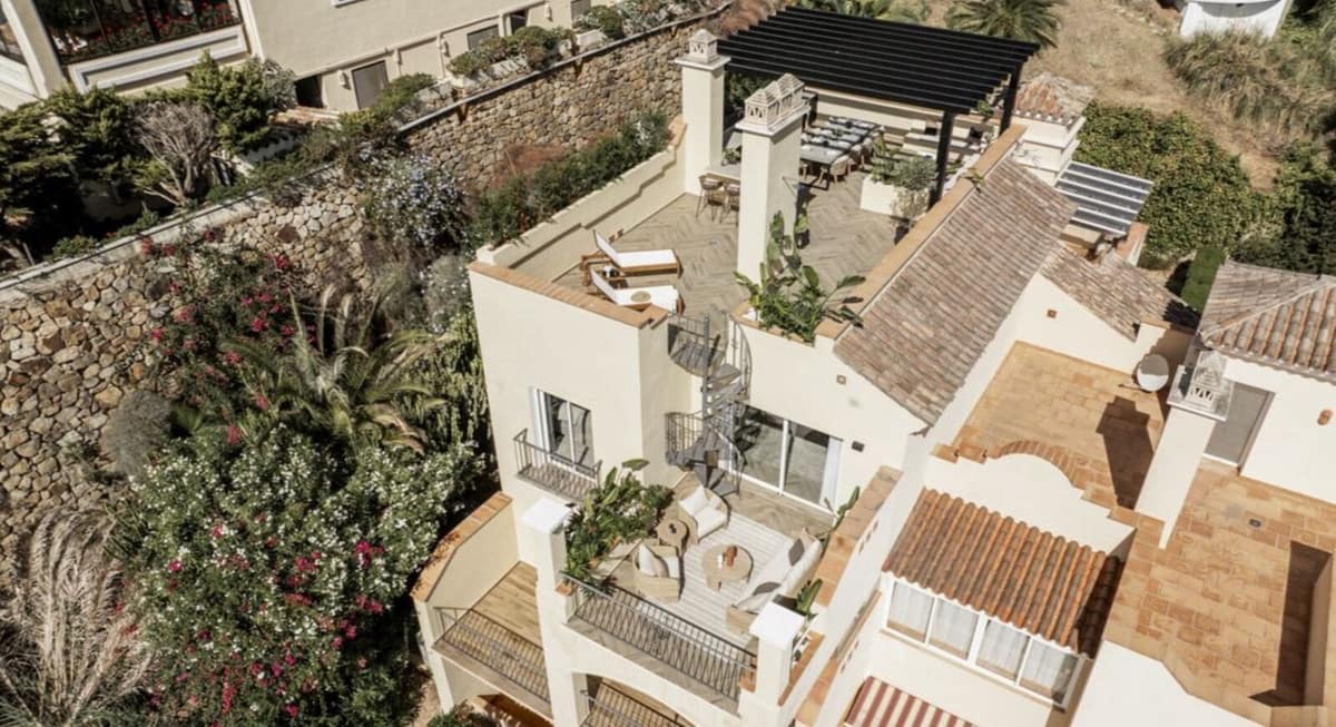 3 bedroom Penthouse for sale in Benahavis with pool garage - € 789,000 (Ref: 8456287)