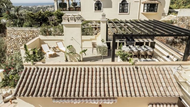 Ático de 3 habitaciones en Benahavís en venta con piscina garaje - 789.000 € (Ref: 8456287)