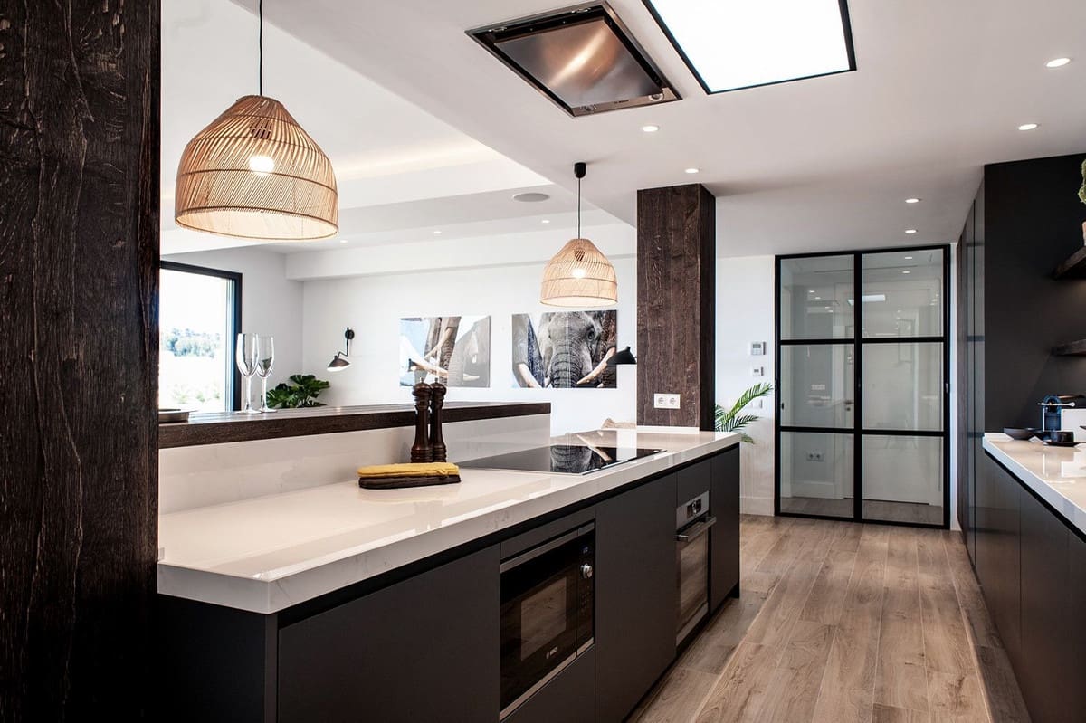 4 sypialnia Penthouse na sprzedaż w Nueva Andalucia z basenem garażem - 2 750 000 € (Ref: 8462552)