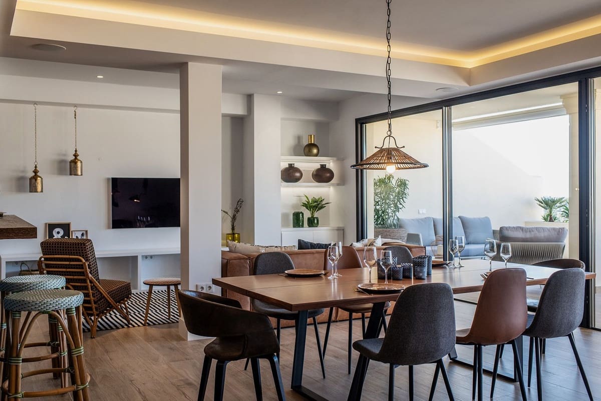 4 sypialnia Penthouse na sprzedaż w Nueva Andalucia z basenem garażem - 2 750 000 € (Ref: 8462552)