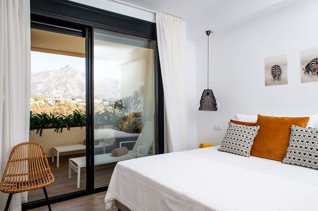 4 sypialnia Penthouse na sprzedaż w Nueva Andalucia, Marbella z basenem garażem - 2 750 000 € (Ref: 8462552)