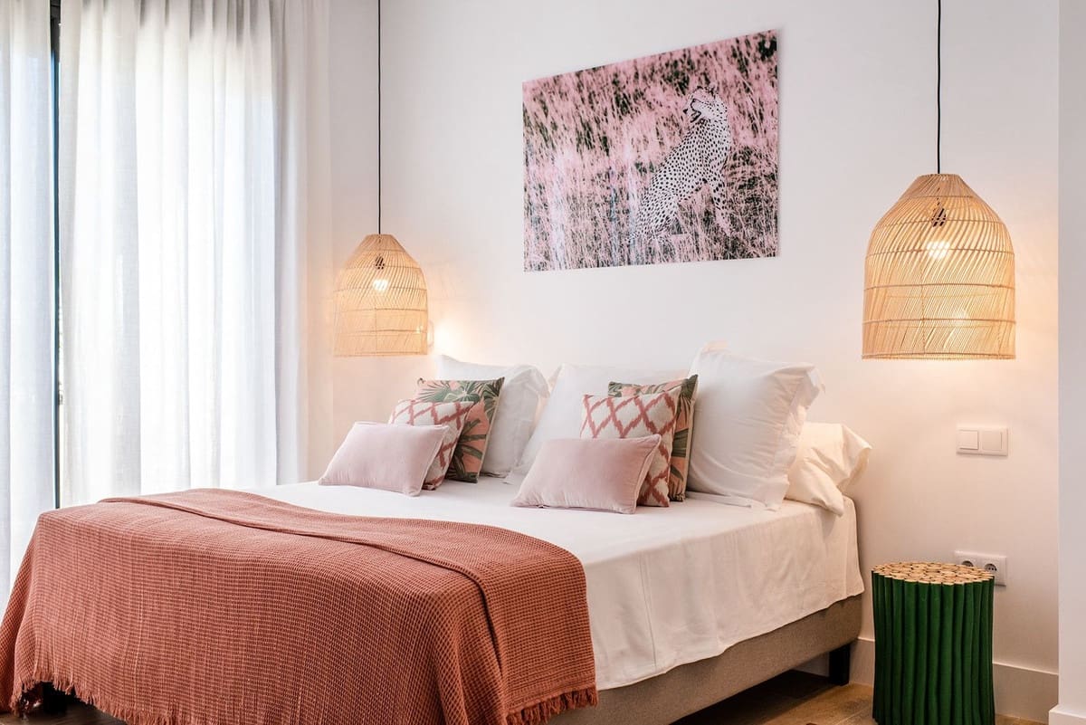 4 sypialnia Penthouse na sprzedaż w Nueva Andalucia z basenem garażem - 2 750 000 € (Ref: 8462552)