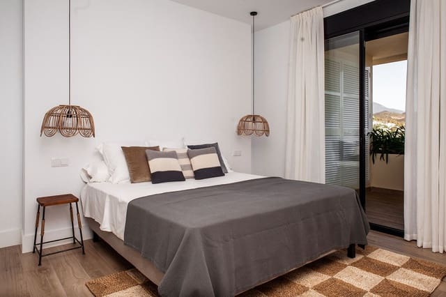 4 quarto Penthouse para venda em Nueva Andalucia, Marbella com piscina garagem - 2 750 000 € (Ref: 8462552)