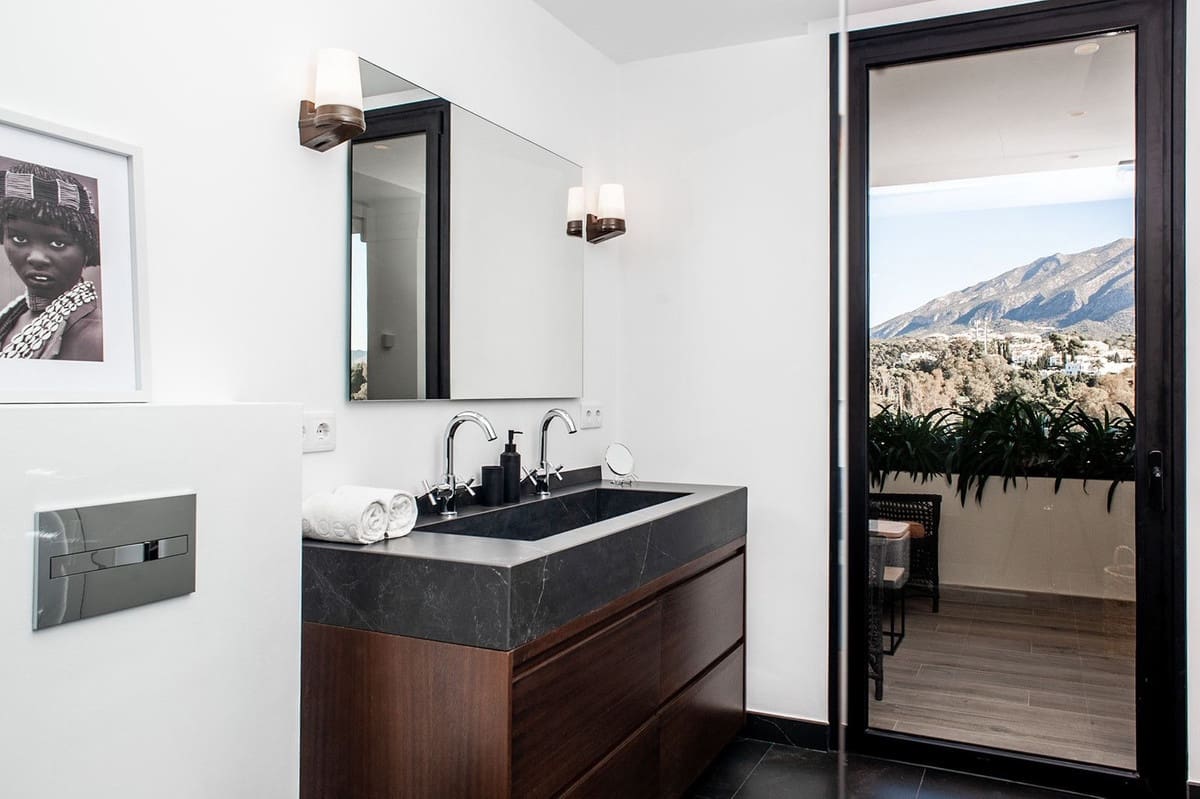 Ático de 4 habitaciones en Nueva Andalucia en venta con piscina garaje - 2.750.000 € (Ref: 8462552)