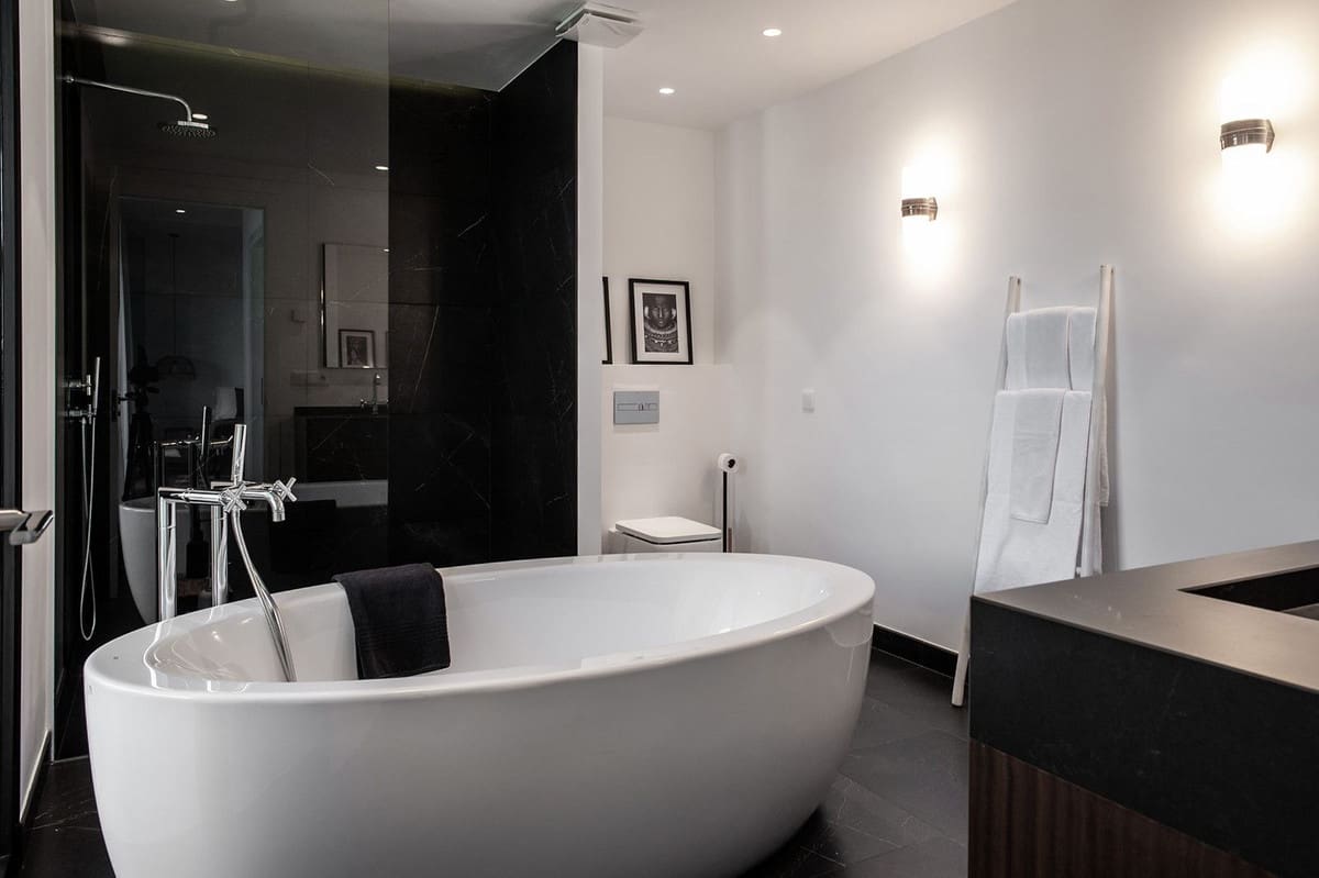 4 sypialnia Penthouse na sprzedaż w Nueva Andalucia z basenem garażem - 2 750 000 € (Ref: 8462552)