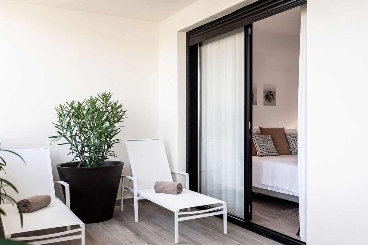4 sypialnia Penthouse na sprzedaż w Nueva Andalucia z basenem garażem - 2 750 000 € (Ref: 8462552)