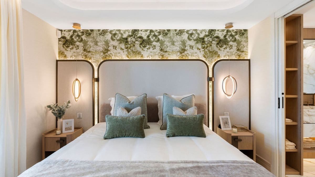 3 bedroom Apartment for sale in Golden Mile with pool garage - € 6,995,000 (Ref: 8471182)