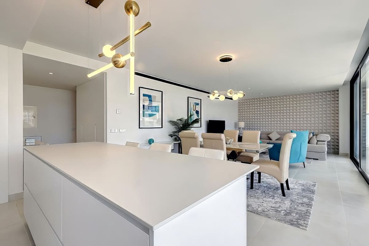 3 bedroom Apartment for sale in Fuengirola with pool garage - € 845,000 (Ref: 8471337)