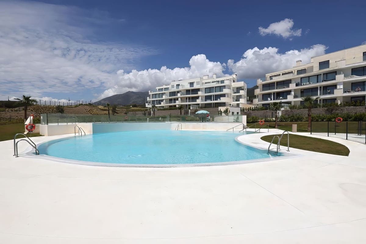 3 bedroom Apartment for sale in Fuengirola with pool garage - € 845,000 (Ref: 8471337)