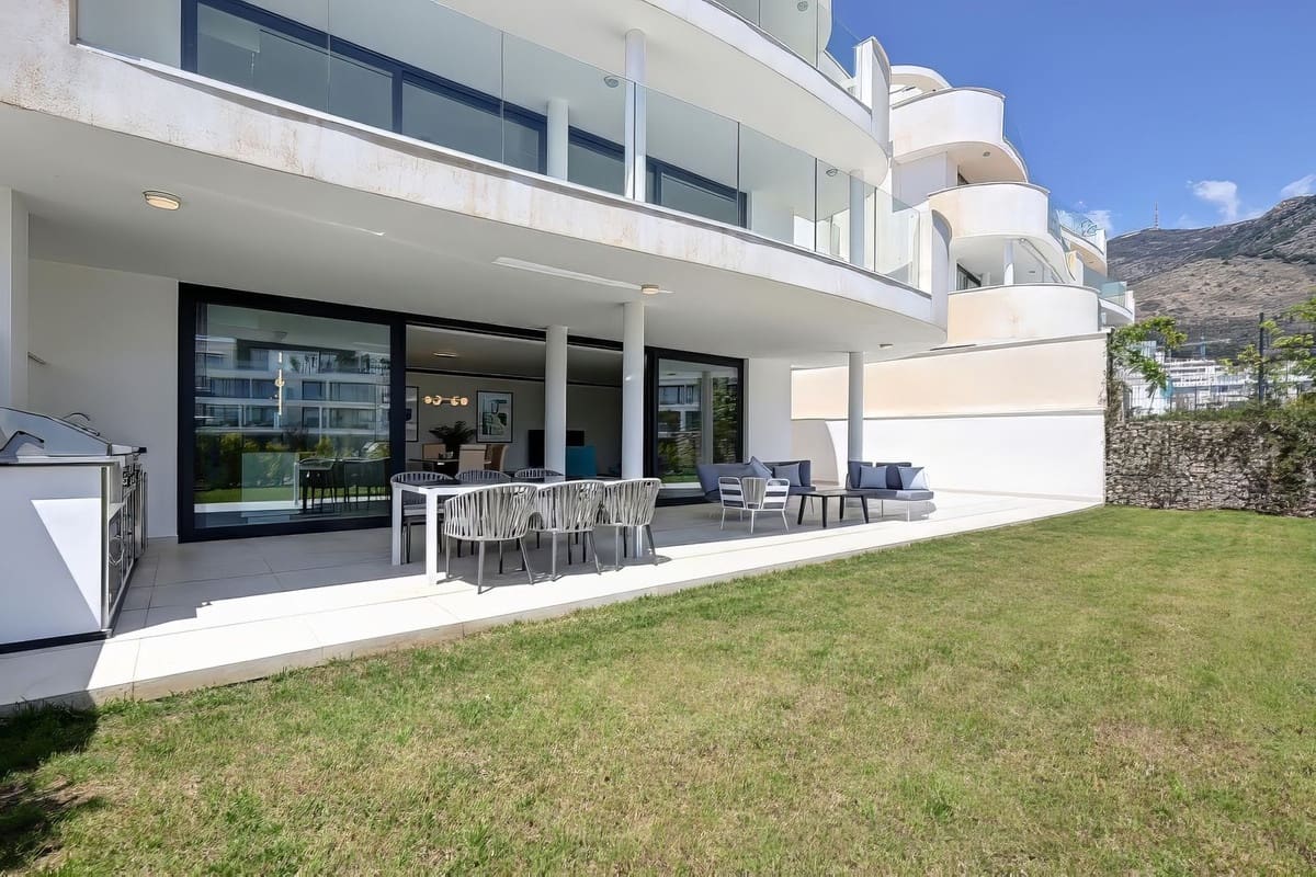 3 bedroom Apartment for sale in Fuengirola with pool garage - € 845,000 (Ref: 8471337)