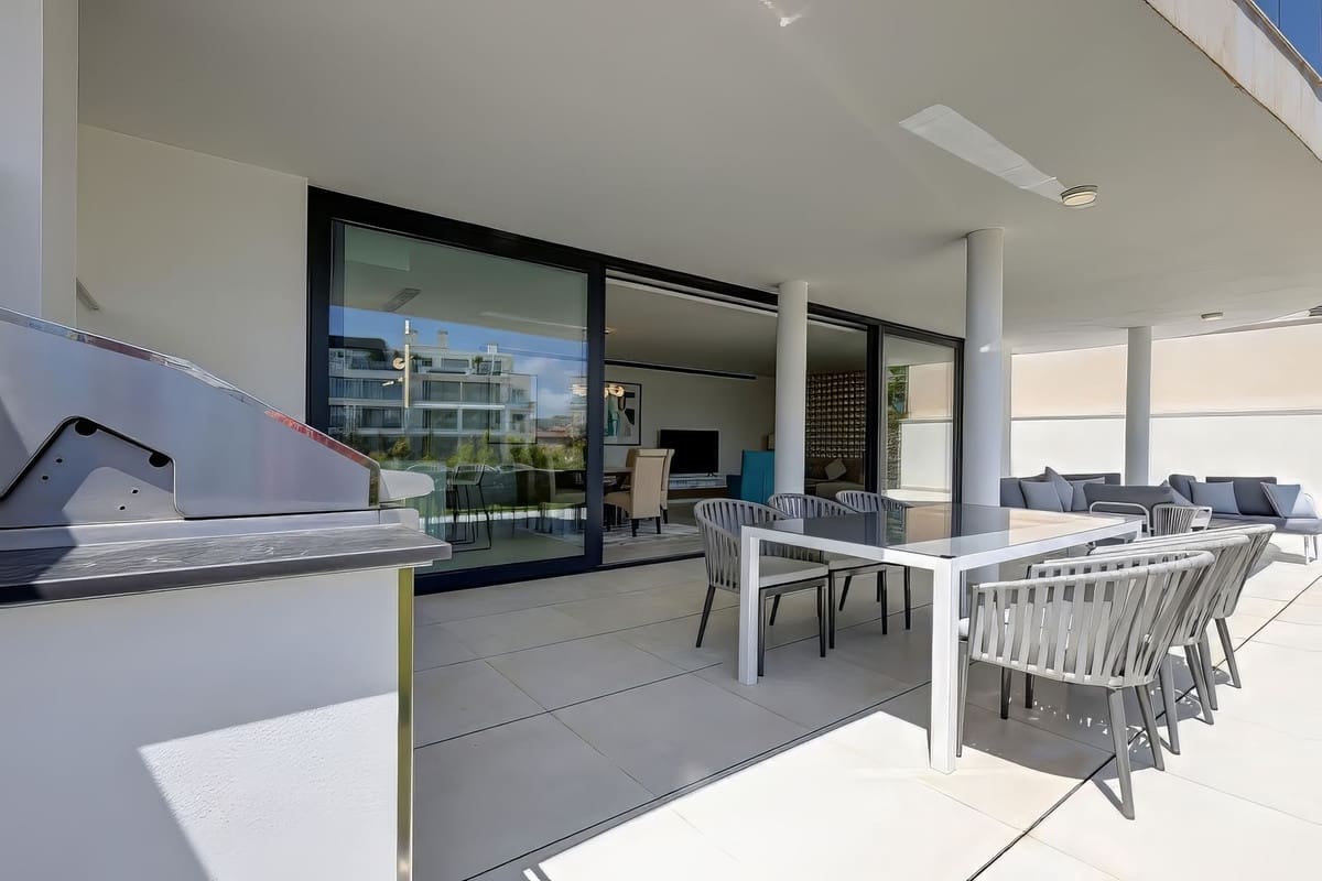 3 bedroom Apartment for sale in Fuengirola with pool garage - € 845,000 (Ref: 8471337)