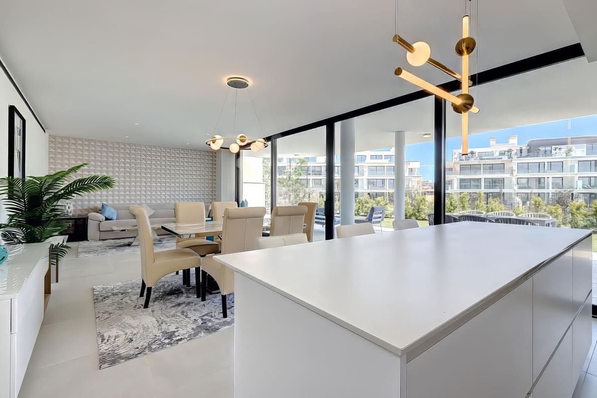 3 bedroom Apartment for sale in Fuengirola with pool garage - € 845,000 (Ref: 8471337)