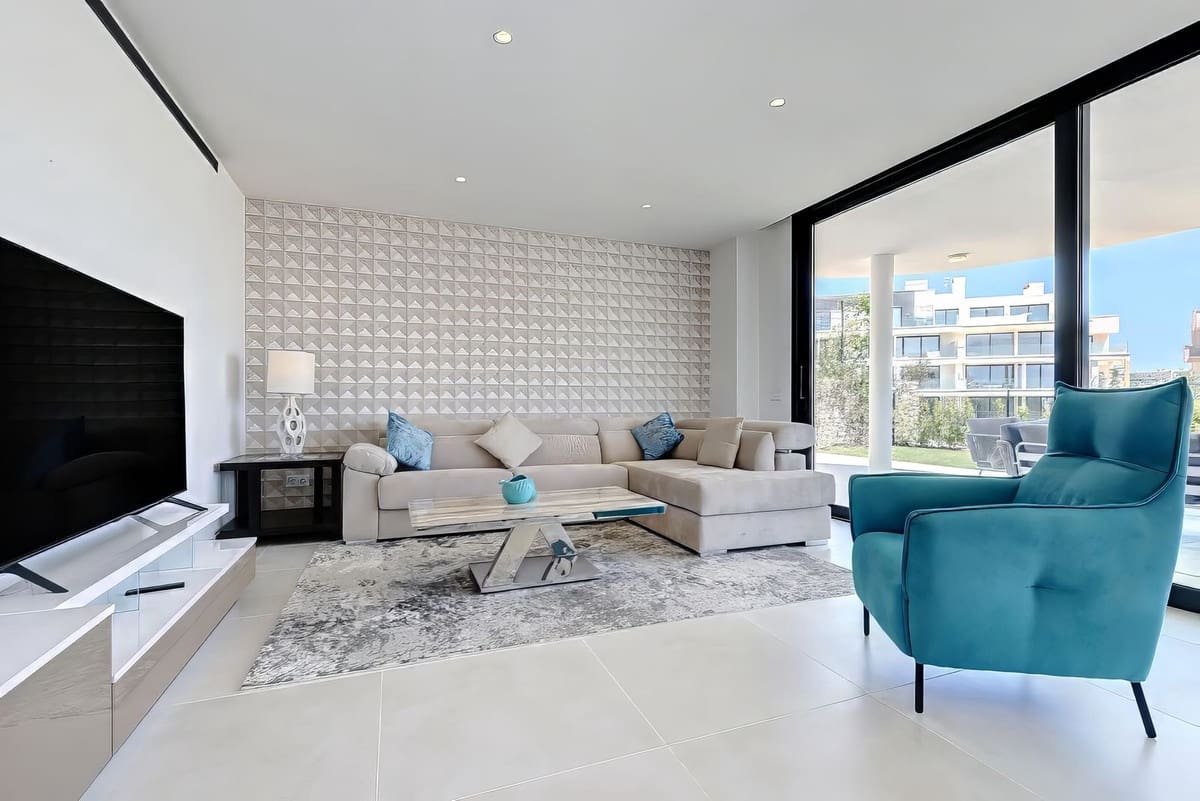 3 bedroom Apartment for sale in Fuengirola with pool garage - € 845,000 (Ref: 8471337)