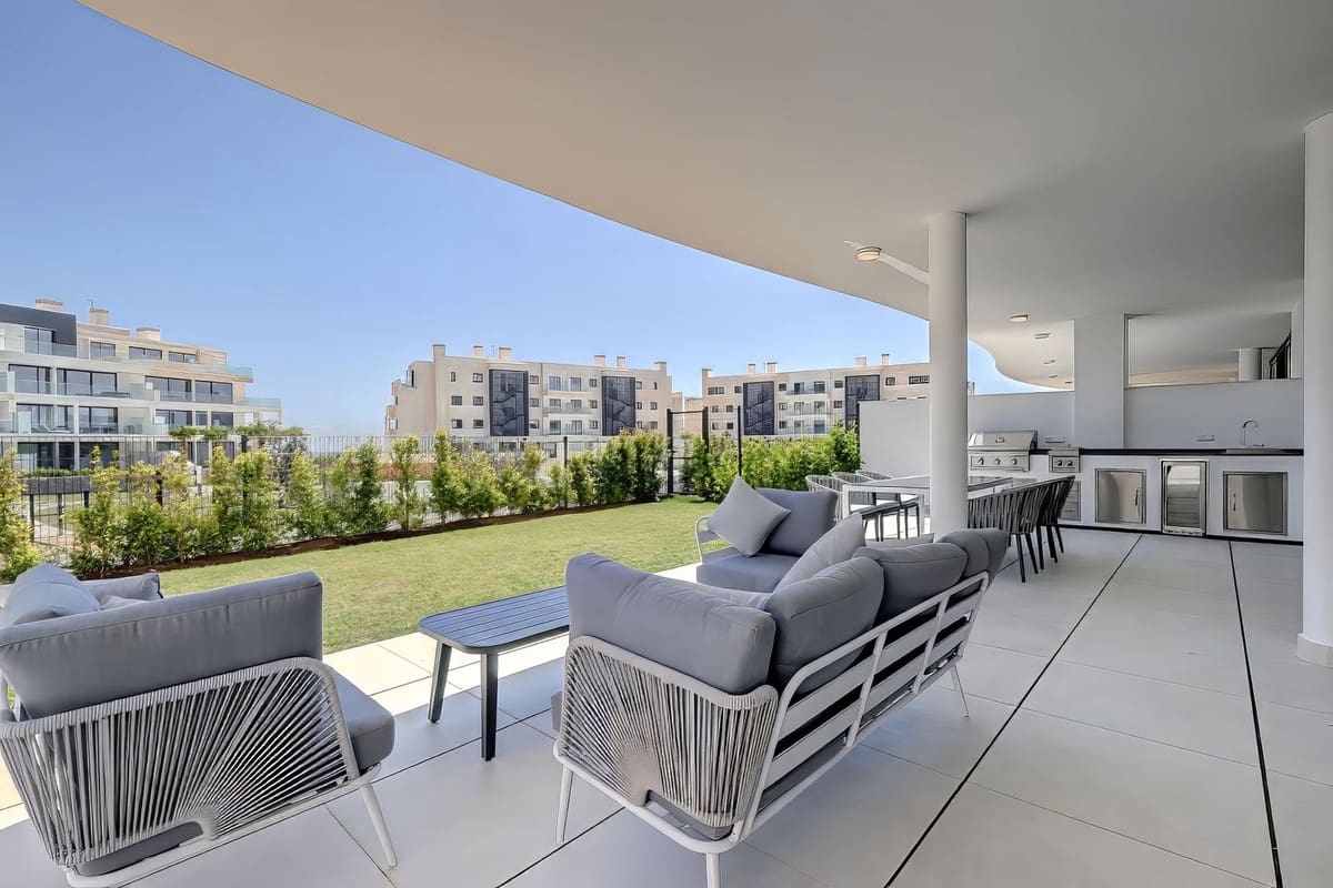 3 bedroom Apartment for sale in Fuengirola with pool garage - € 845,000 (Ref: 8471337)