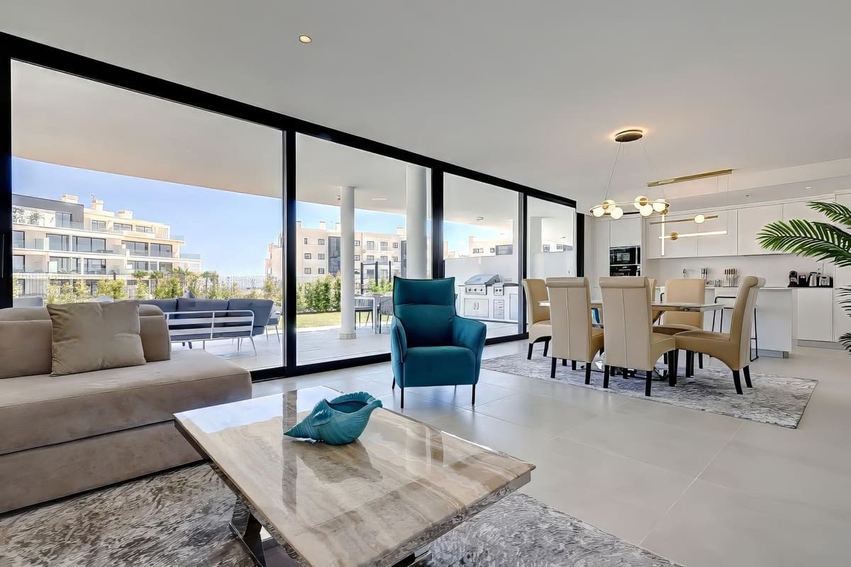 3 bedroom Apartment for sale in Fuengirola with pool garage - € 845,000 (Ref: 8471337)
