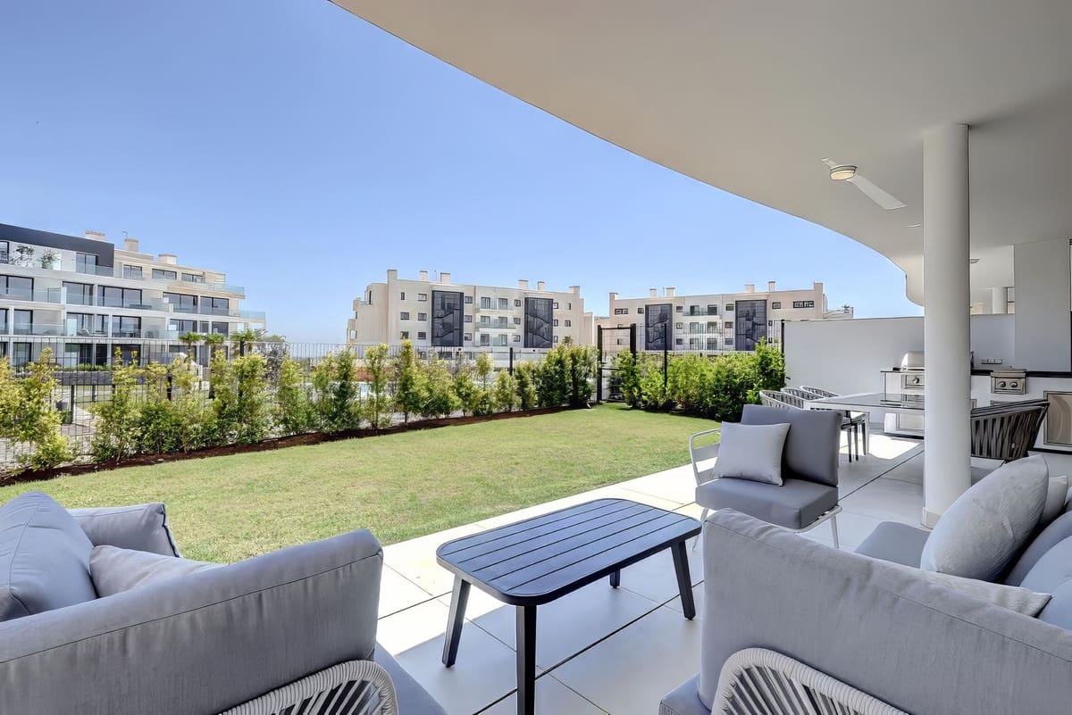 3 bedroom Apartment for sale in Fuengirola with pool garage - € 845,000 (Ref: 8471337)