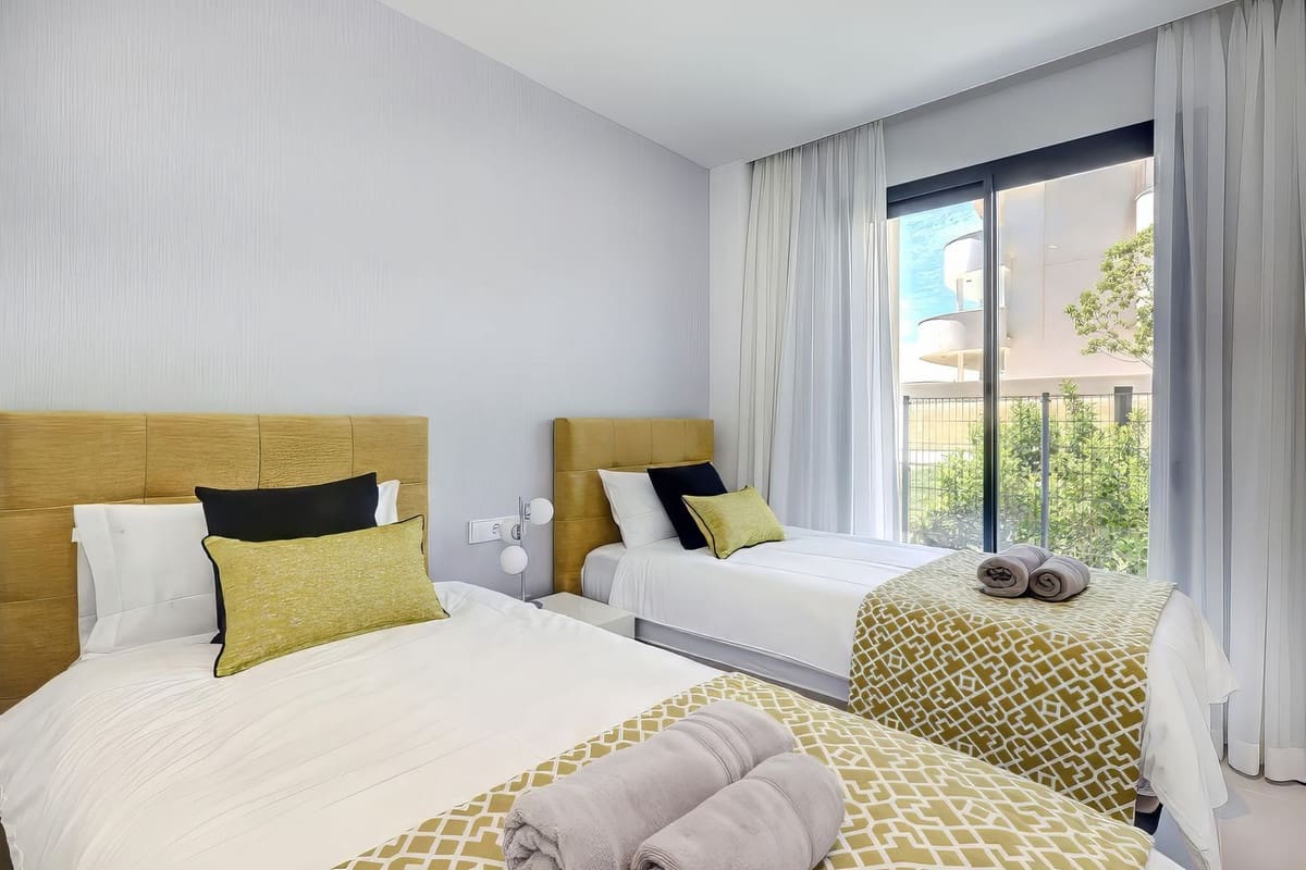 3 bedroom Apartment for sale in Fuengirola with pool garage - € 845,000 (Ref: 8471337)