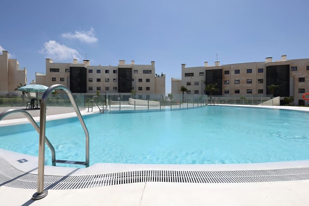 3 bedroom Apartment for sale in Fuengirola with pool garage - € 845,000 (Ref: 8471337)